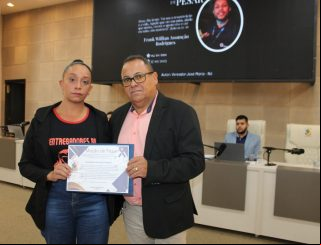 Câmara de Rio Brilhante presta homenagem póstuma a moto-entregador e voluntário social