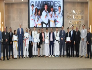 Reconhecimento merecido - Equipe de Taekwondo recebe Moção de Aplauso