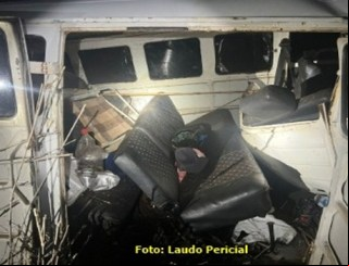 familiares dos meninos Carlos e Diego mortos no acidente com a Kombi seguem sem assistência