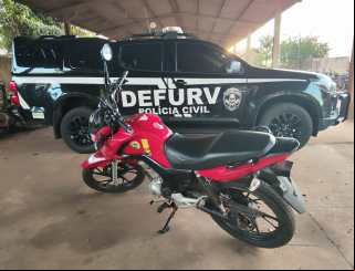 Polícia Civil recupera motocicleta roubada e prende indivíduo em flagrante por posse de arma de fogo em Campo Grande