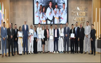 Reconhecimento merecido - Equipe de Taekwondo recebe Moção de Aplauso